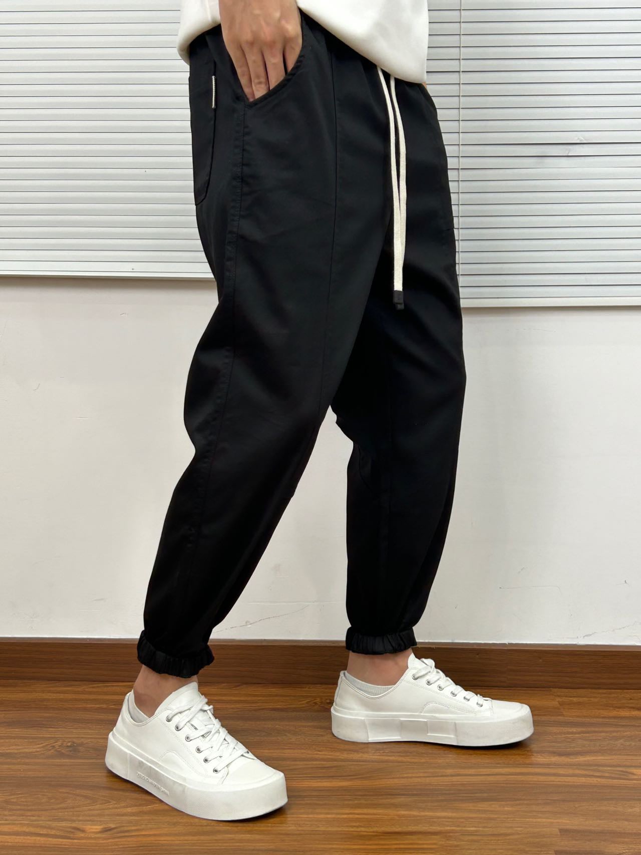 Black Cargo Pants 7012