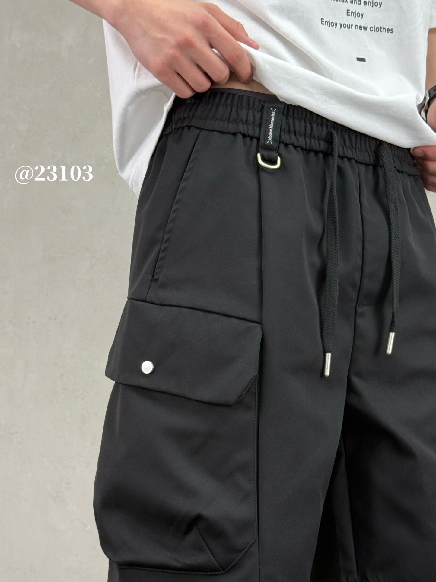 Pocket Cargo Shorts In Black 23103