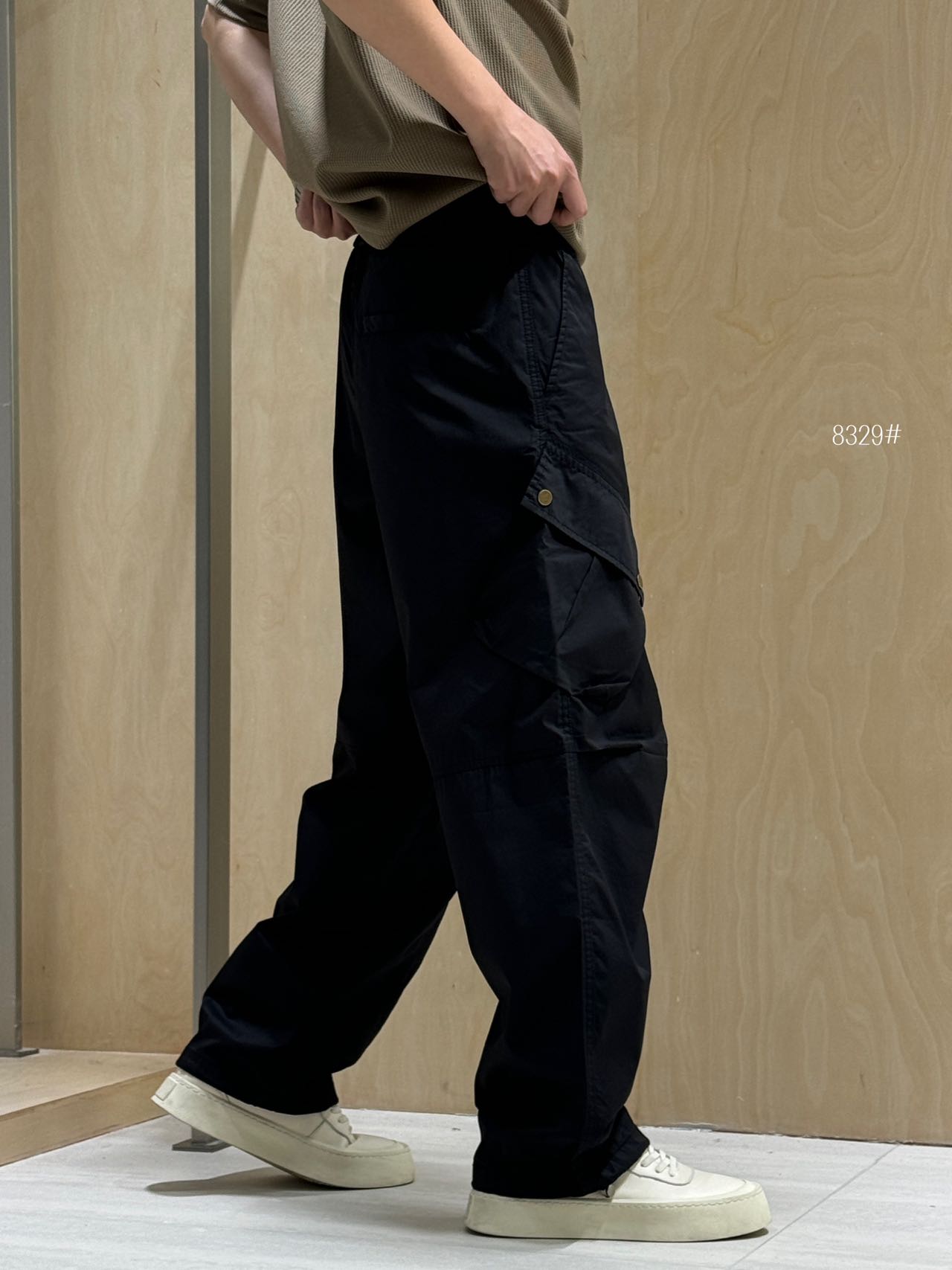 Black Lightweight Cargo Pants 8329